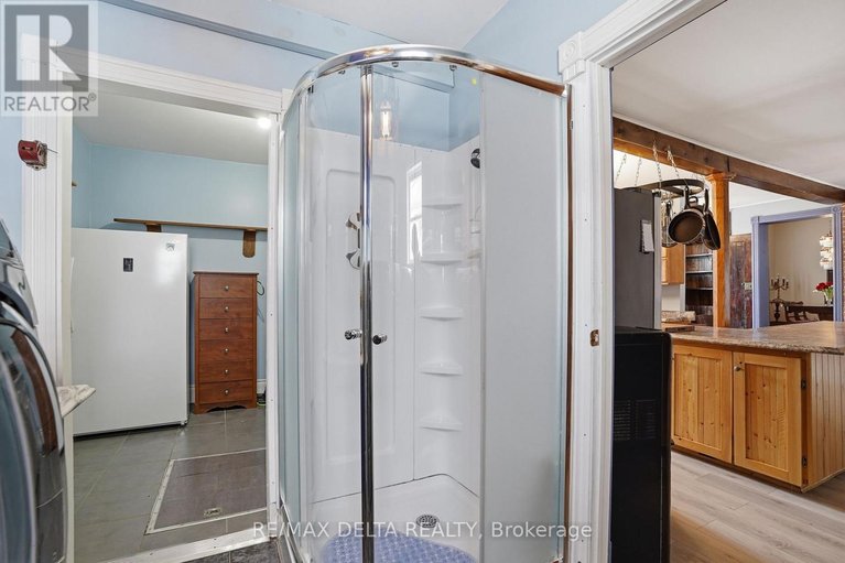 29479728/132-high-street/vankleek-hill/champlain/ontario/K0B1R0_22