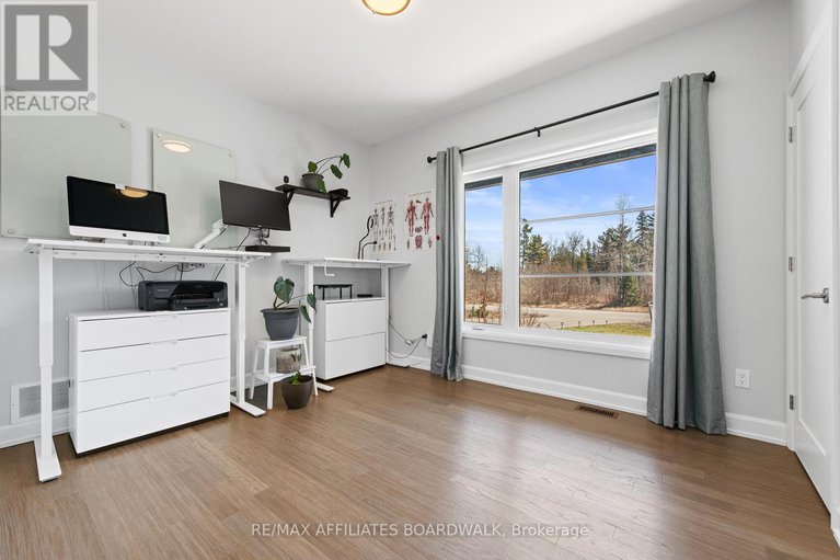 28675428/400-cinnamon-crescent/fitzroy-ward-south-west/ottawa/ontario/K0A2H0_28