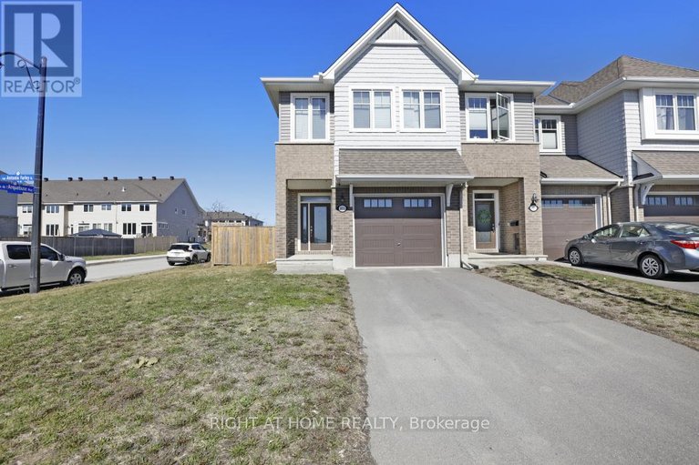 29632648/895-antonio-farley-street/camelot/ottawa/ontario/K1K2Z1_1