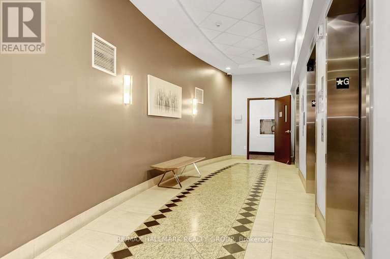 28694787/303-70-landry-street/vanier/ottawa/ontario/K1L0A8_45