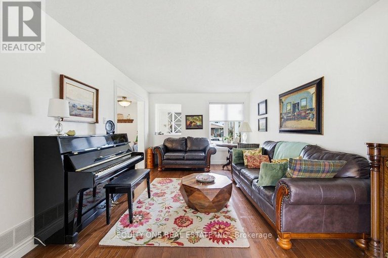 29571543/706-levac-drive/fallingbrookpineridge/ottawa/ontario/K4A2R1_4