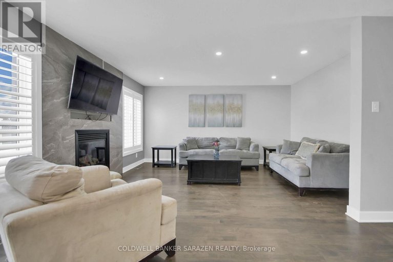 29528545/715-clearbrook-drive/strandherd/ottawa/ontario/K2J5P1_9