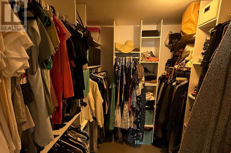 29416136/821-cedar-creek-drive/blossom-parkkemp-parkfindlay-creek/ottawa/ontario/K1T0B3_29