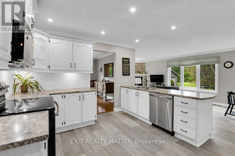 28473522/842-apple-lane/cumberland-ridge/ottawa/ontario/K4C1C1_8