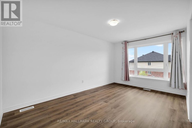 28819616/276-big-dipper-street/riverside-southgloucester-glen/ottawa/ontario/K4M0J6_29