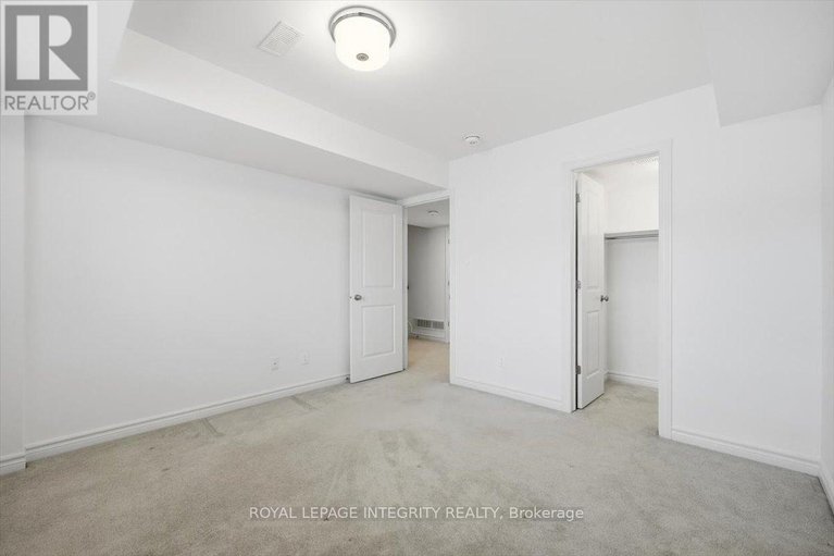 29419872/41-carabiner-private/mer-bleuebradley-estatesanderson-park/ottawa/ontario/K1W0L7_17