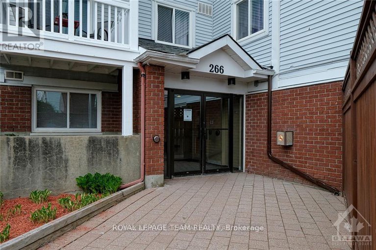 28268553/204-266-lorry-greenberg-drive/hunt-club-parkgreenboro/ottawa/ontario/K1T3J9_8