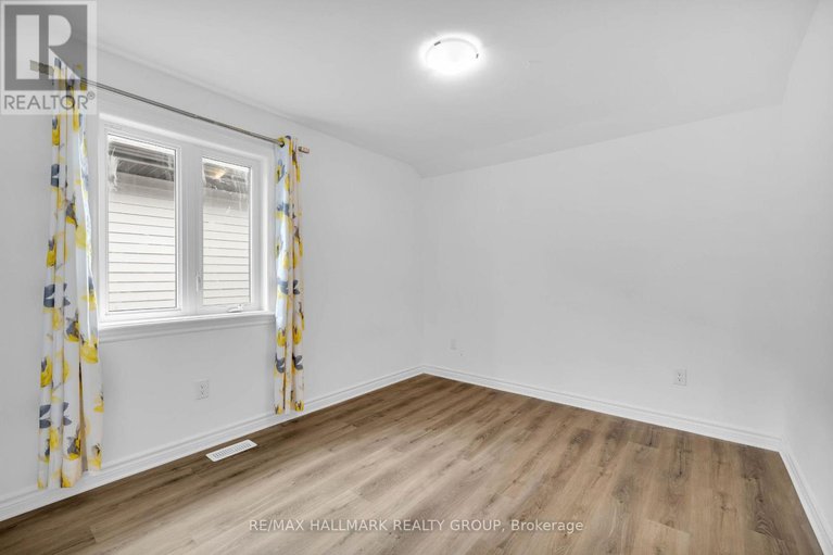 28451825/276-big-dipper-street/riverside-southgloucester-glen/ottawa/ontario/K4M0J6_26