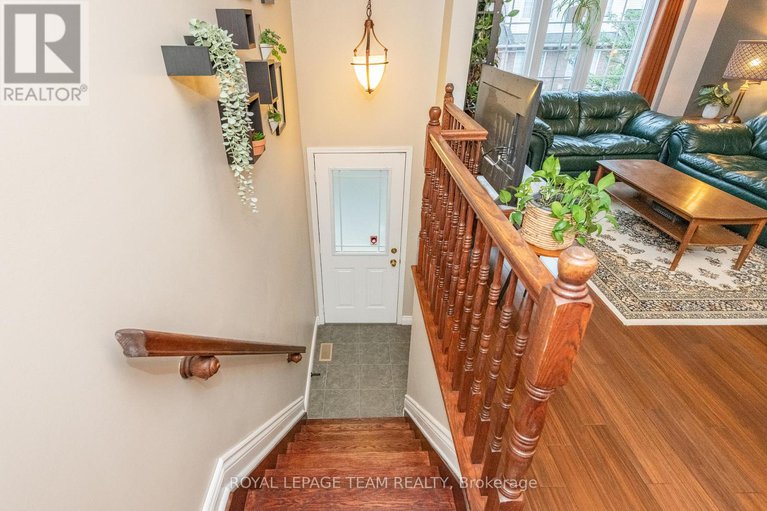 28668719/126-wharhol-private/westcliffe-estates/ottawa/ontario/K2H1G6_7