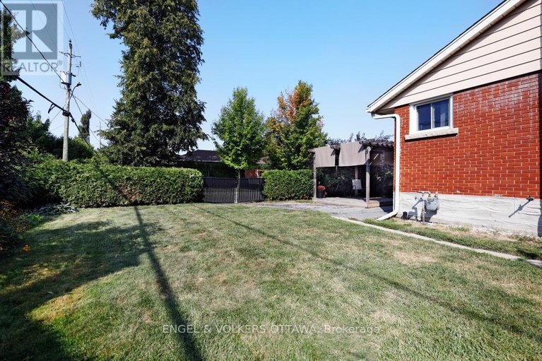 28847958/814-pleasant-park-road/elmvale-acres/ottawa/ontario/K1G1Y9_22