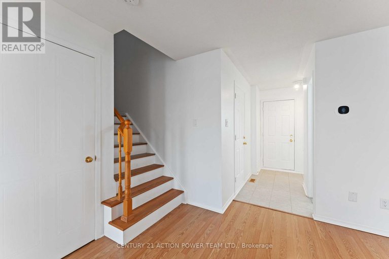 28258821/1887-hialeah-drive/fallingbrookgardenway-south/ottawa/ontario/K4A3T3_17