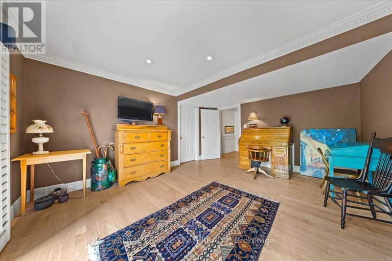 28557044/14-27-forsyth-lane/crystal-beach/ottawa/ontario/K2H9H2_24