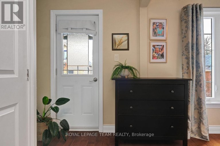 29460824/281-flora-street/ottawa-centre/ottawa/ontario/K1R5S1_27