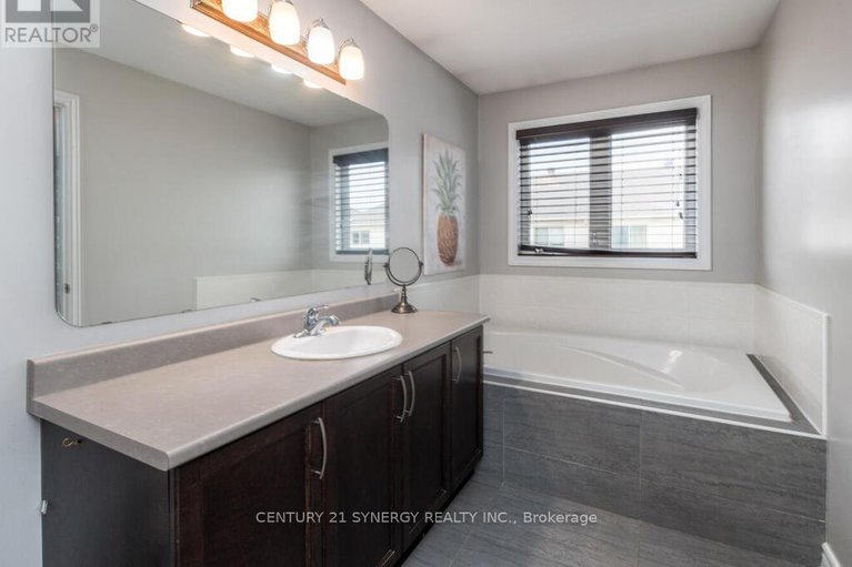 29136058/634-moorpark-avenue/emerald-meadowstrailwest/ottawa/ontario/K2M0H8_23