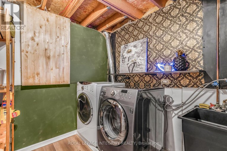 28956681/1454-deavy-way/bilberry-creekqueenswood-heights/ottawa/ontario/K1E2W8_28