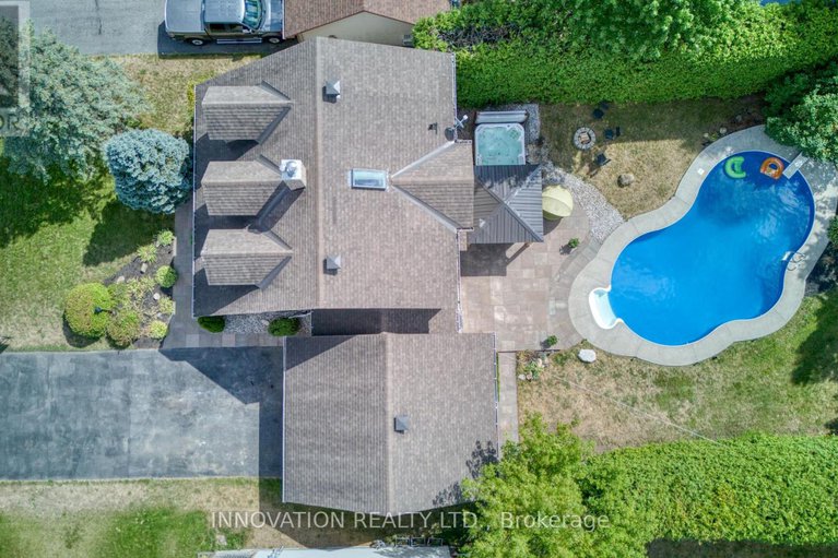 28824101/14-etta-street/stittsville-south/ottawa/ontario/K2S1X5_13
