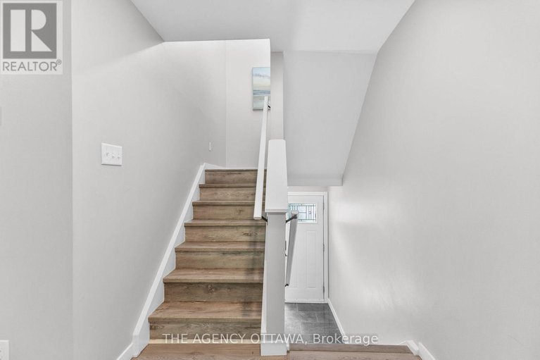 29075964/602-seyton-drive/westcliffe-estates/ottawa/ontario/K2H7X5_14