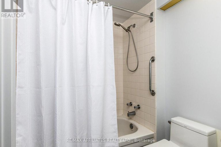 28469653/230-848-seyton-drive/westcliffe-estates/ottawa/ontario/K2H9G6_25