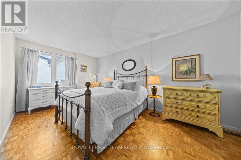 29582797/221-3310-southgate-road/south-keys/ottawa/ontario/K1V8X4_19