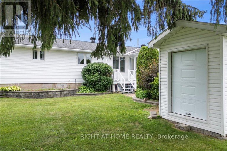 28626248/2344-raymond-street/town-of-rockland/clarence-rockland/ontario/K4K1K4_4