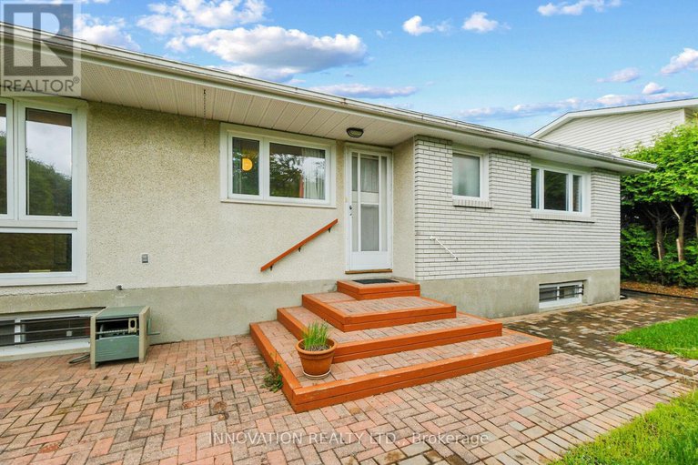 28394819/1871-greenacre-crescent/beacon-hill-south/ottawa/ontario/K1J6S7_39