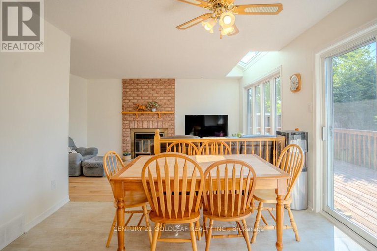 28627502/612-chenier-way/fallingbrookpineridge/ottawa/ontario/K4A1R1_13