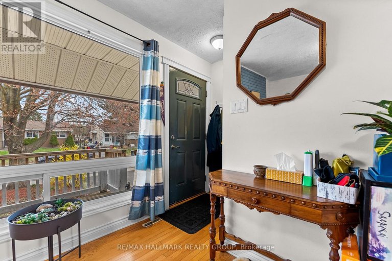 29679355/1318-avenue-q/eastway-gardensindustrial-park/ottawa/ontario/K1G0B6_3