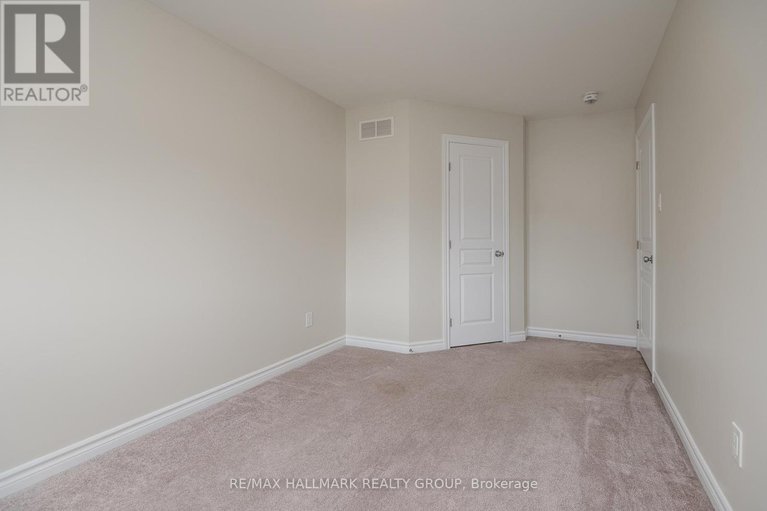 28443105/208-sittelle-private/fallingbrookgardenway-south/ottawa/ontario/K4A1G1_33