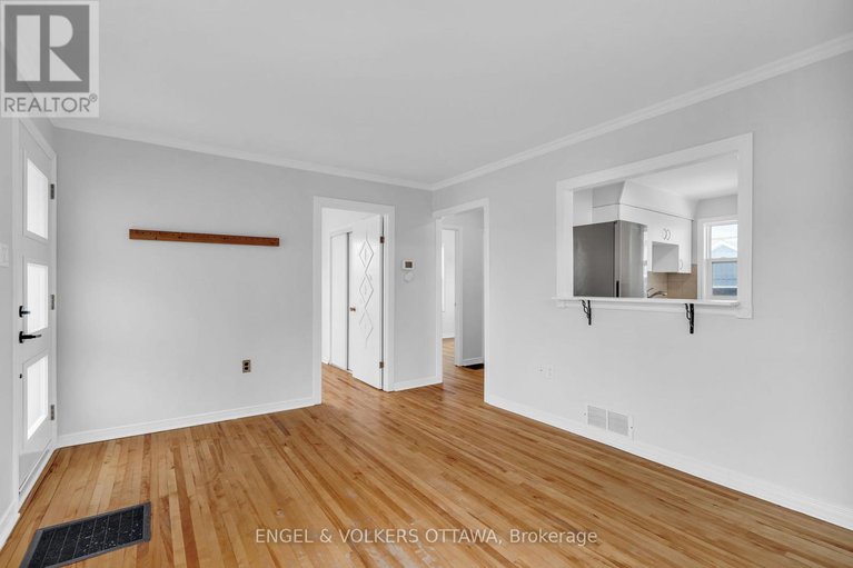 28177726/141-crerar-avenue/carlington/ottawa/ontario/K1Z7P4_7