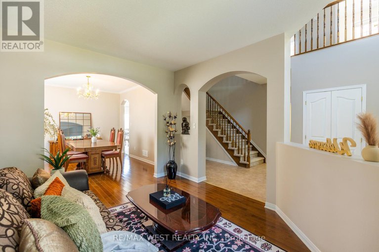 28441775/214-castlegarth-crescent/stonebridge/ottawa/ontario/K2J5N6_7