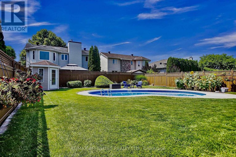 28886097/560-falwyn-crescent/fallingbrookridgemount/ottawa/ontario/K4A2A4_34