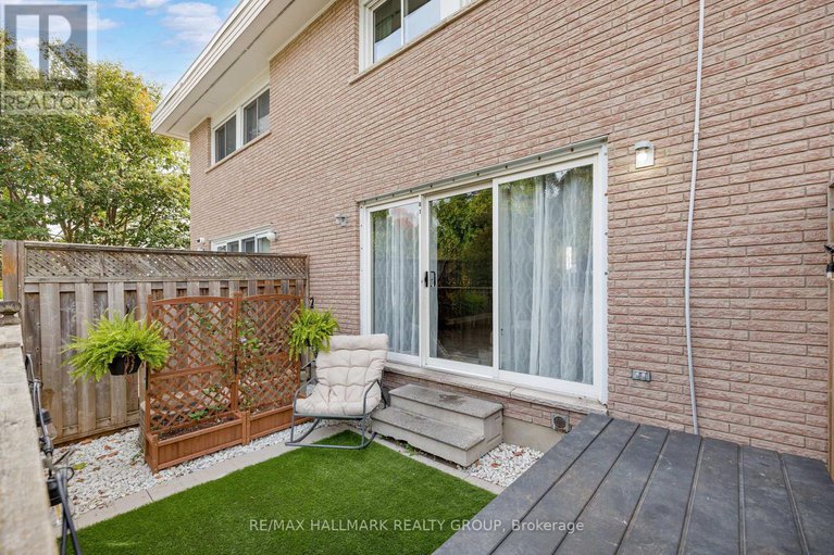 28989404/81-hadley-circle/bells-corners/ottawa/ontario/K2H7Z8_14