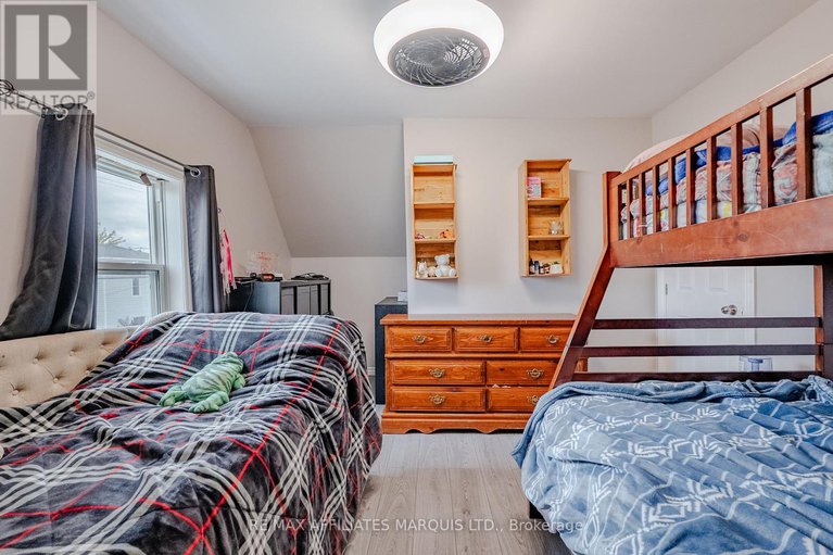 29024844/18-mechanic-street-w/maxville/north-glengarry/ontario/K0C1T0_29