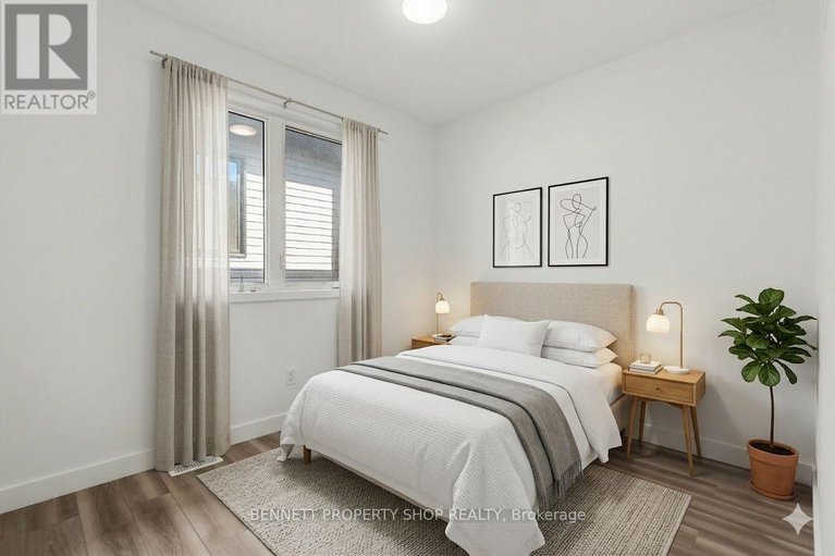 29485107/137-duford-street/vanier/ottawa/ontario/K1L6Z5_9