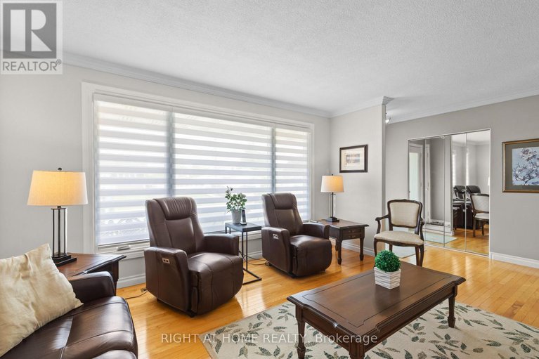 28599787/2355-raymond-street/town-of-rockland/clarence-rockland/ontario/K4K1K3_11