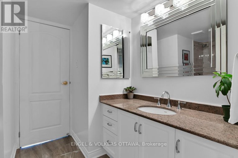 28541855/402-160-george-street/lower-townbyward-market/ottawa/ontario/K1N9M2_28