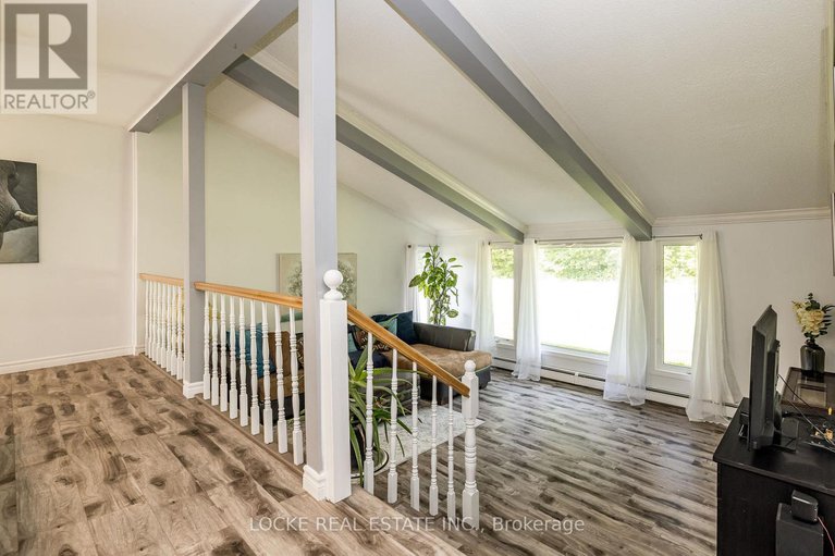 28484093/2180-old-hwy-17-highway/clarencerockland-twp/clarence-rockland/ontario/K4K1K7_9