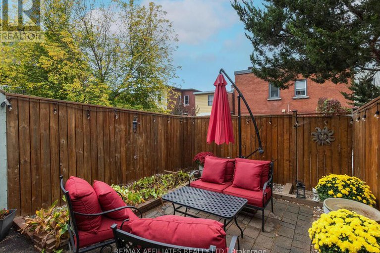 28968383/203-booth-street/west-centre-town/ottawa/ontario/K1R7V4_31