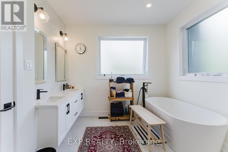 28497518/62-columbus-avenue/overbrook/ottawa/ontario/K1K1R3_18