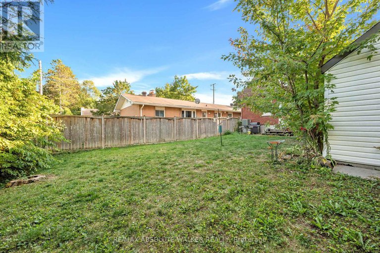 28894597/899-maplewood-avenue/queensway-terrace-north/ottawa/ontario/K2B5V6_17