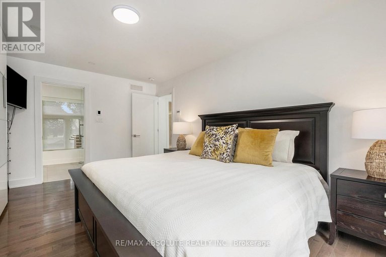 28419529/160-begonia-avenue/applewood-acres/ottawa/ontario/K1H6E4_17