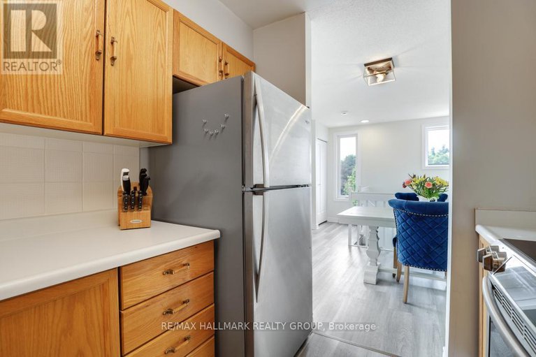 28435230/8-3-stonebank-crescent/westcliffe-estates/ottawa/ontario/K2H9M2_17