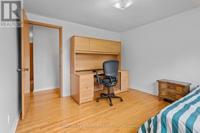 28626680/14-silver-aspen-crescent/blackburn-hamlet/ottawa/ontario/K1B3C5_6