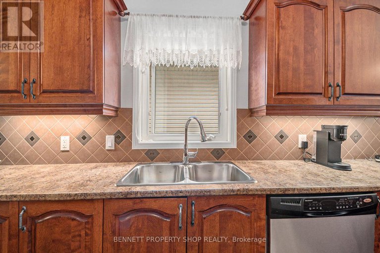 28864700/460-jasper-crescent/town-of-rockland/clarence-rockland/ontario/K4K0C7_11