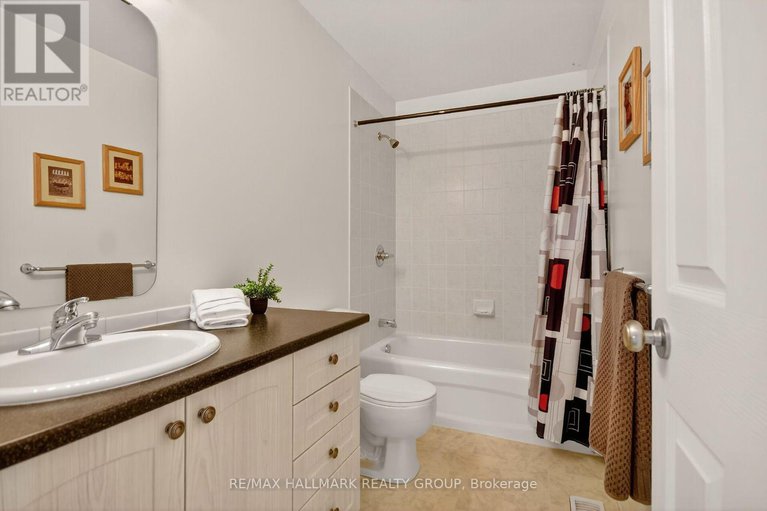 28971338/131-harbour-view-street/strandherd/ottawa/ontario/K2G6Z8_29