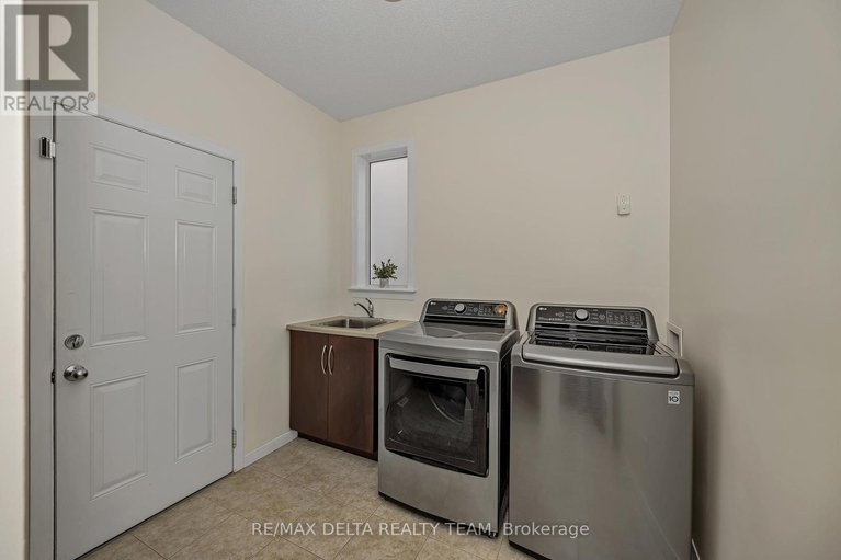 29661185/1889-montmere-avenue/notting-hillsummerside/ottawa/ontario/K4A0E7_15