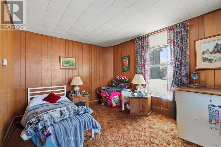 29437063/101-church-street/almonte/mississippi-mills/ontario/K0A1A0_21