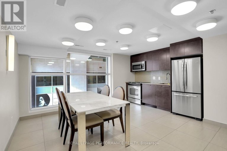 29456392/413-88-richmond-road/westborohampton-park/ottawa/ontario/K1Z0B1_23