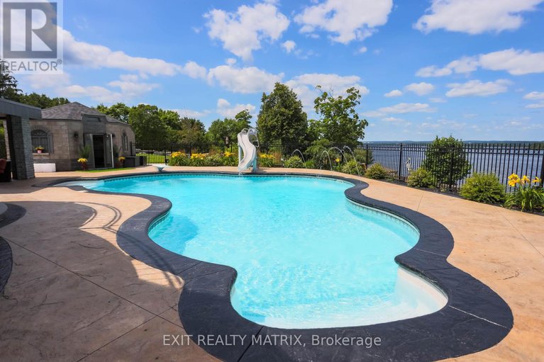 28387105/3835-old-highway-17/clarencerockland-twp/clarence-rockland/ontario/K4K1W2_17