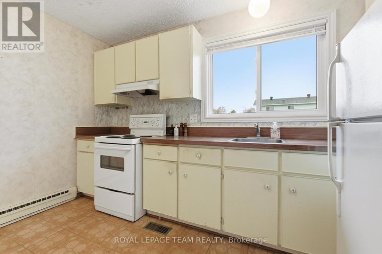 29612098/57-sullivan-avenue/meadowlandscrestview/ottawa/ontario/K2G1V1_11